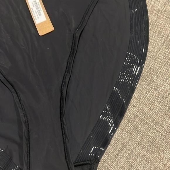 Skims Jelly Sheer Cheeky Brief - Picture 5 of 6